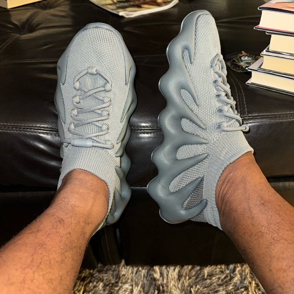 Stylish Gray Men's Sneakers